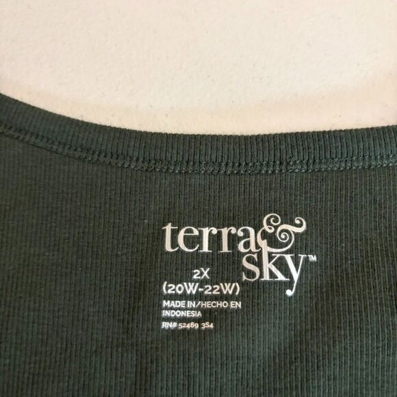 Terra & Sky Blouse Women's 2X V-Neck Popover Henley Short Sleeve Green Rib NWT - Picture 7 of 9